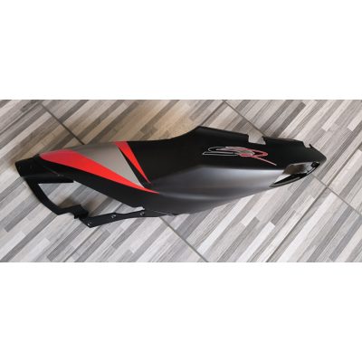Aprilia SR Factory ülés alatti idom bal gyári 