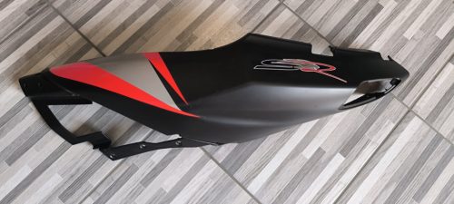 Aprilia SR Factory ülés alatti idom bal gyári 
