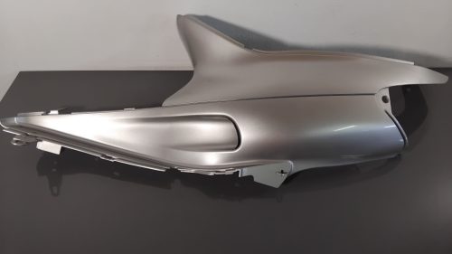 Piaggio Skipper 125 bal ülés alatti idom